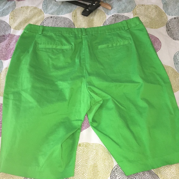 Green size 14 Shorts - Picture 4 of 4